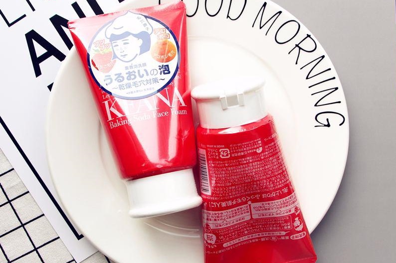 SỮA RỬA MẶT KEANA BAKING SODA FACE FOAM - CỨU CÁNH CHO LÀN DA MỤN ĐẦU ĐEN