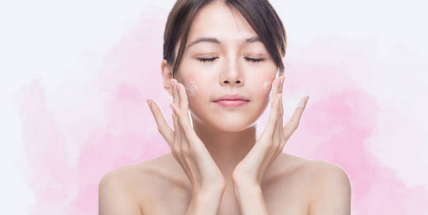 SỮA RỬA MẶT TRỊ MỤN CHO DA KHÔ - HÀNH TRANG CHO LÀN DA LÁNG MỊN