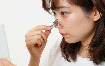 MẶT NẠ LỘT MỤN ĐẦU ĐEN TSURURI REVIEW – LỜI KHEN CÓ CÁNH TỪ TÍN ĐỒ LÀM ĐẸP