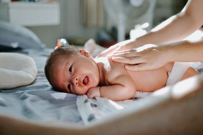 KEM DƯỠNG DA CHO BÉ ALOBABY – BÍ QUYẾT CHĂM DA BÉ TỪ NHỮNG NGÀY ĐẦU TIÊN