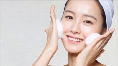 CÁCH CHỌN SỮA RỬA MẶT DƯỠNG ẨM CHO DA KHÔ CHUẨN NHẬT