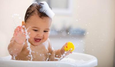 CÁCH CHỌN SỮA TẮM CHO TRẺ SƠ SINH AN TOÀN, DƯỠNG ẨM TỐT